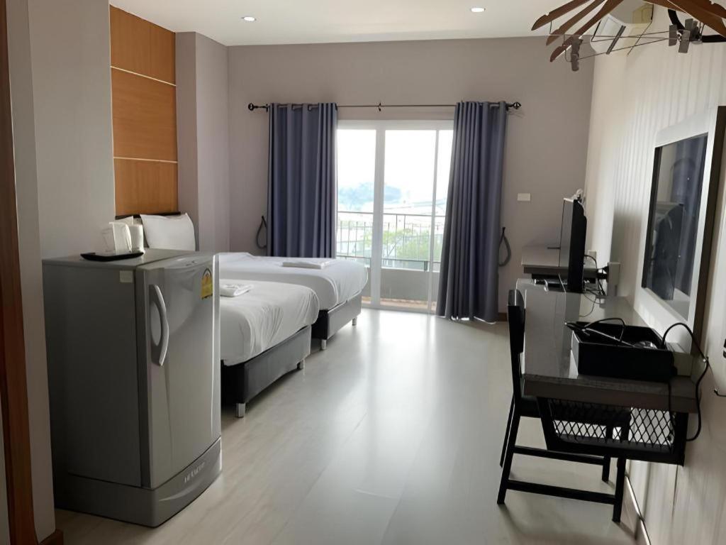 The Y Khách sạn 3*