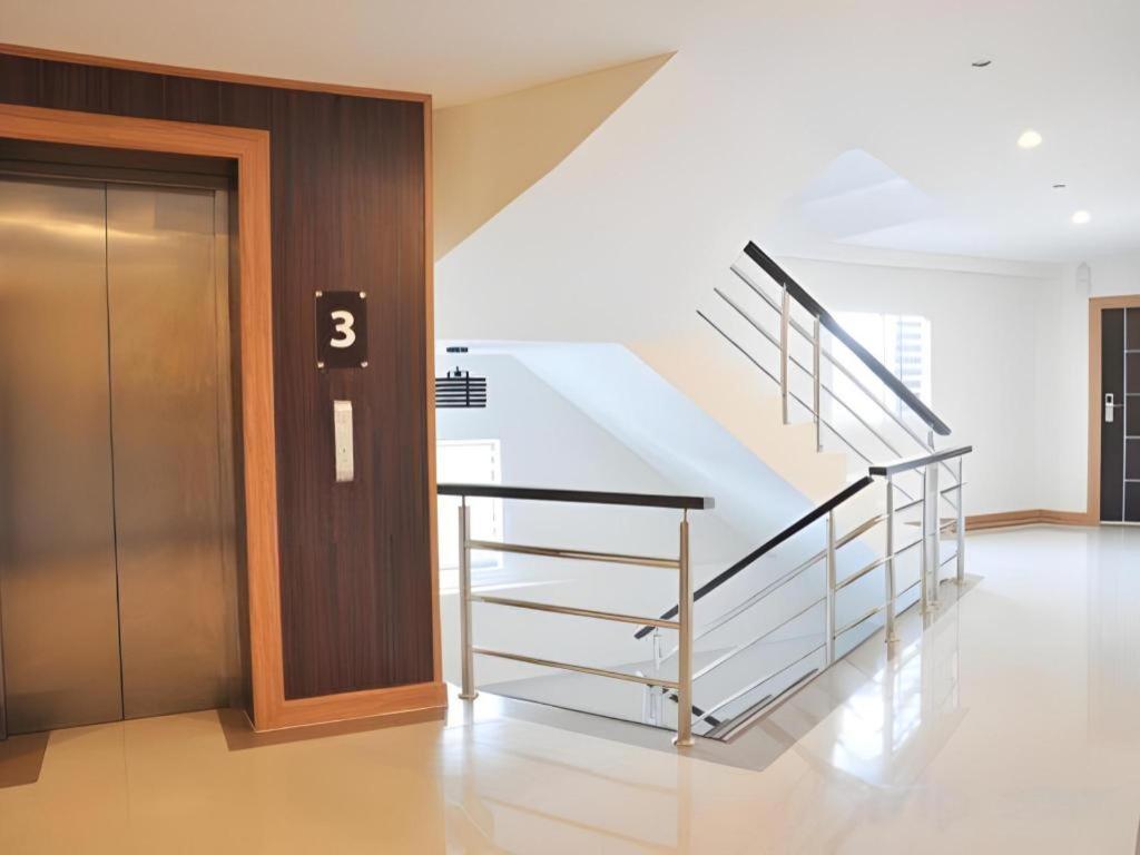 The Y Hotel 3*