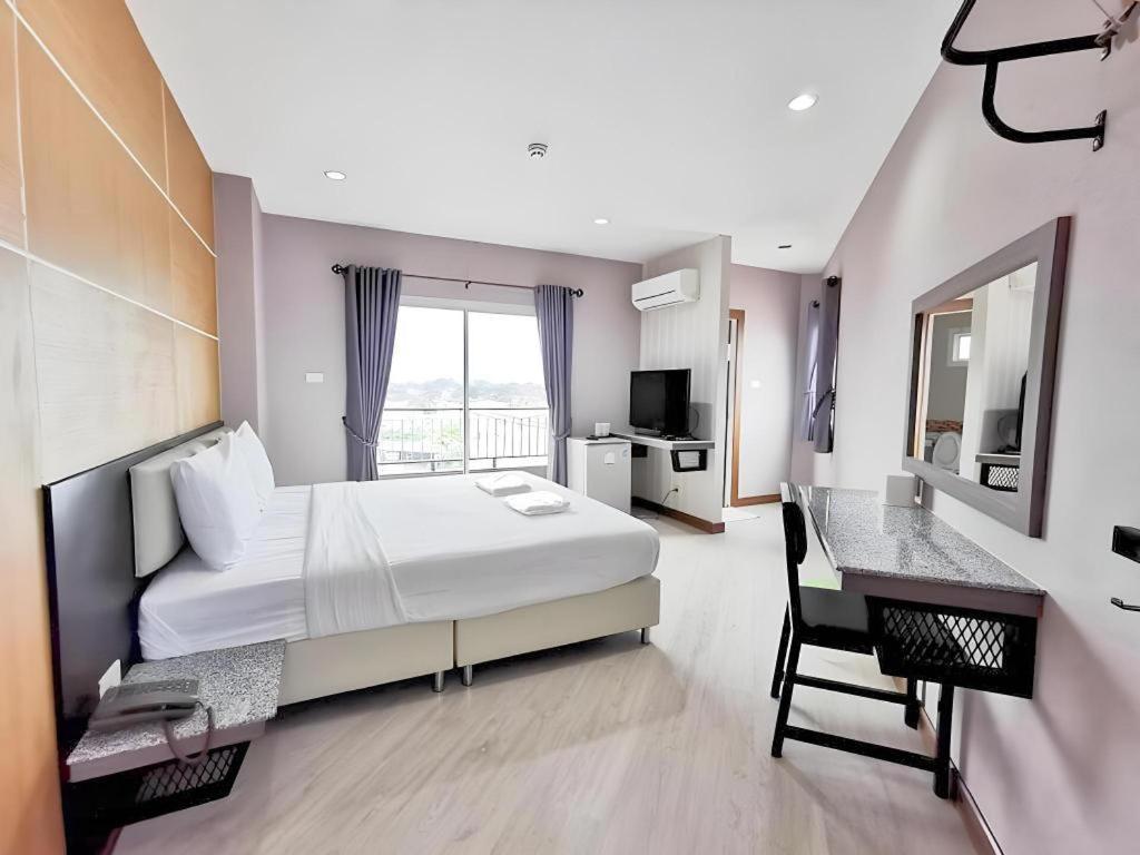 The Y Hotel 3*